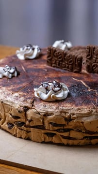5 Delicious Variations Of Choco Fudge Cake With Roasted Almonds To Try