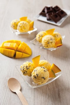 5 Steps to Make Creamy Mango Chocolate Ice Cream at Home
