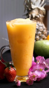 6 Steps To Make Mango Lassi With Saffron & Almonds At Home