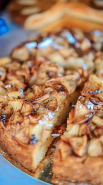 Apple Crumb Cake With Pecans And Crispello Pieces: A Crunchy, Sweet Indulgence