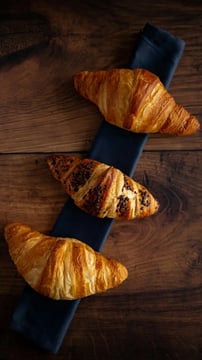 Caramel & Chocolate Cinnamon Crescent Pastry: A Gooey, Indulgent Treat