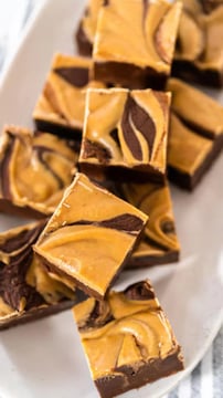Chocolate Peanut Butter Fudge With Cashews