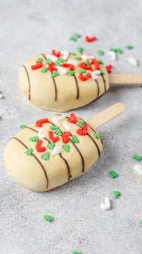 DIY Candy Cane Popsicles For A Festive Kid-Friendly Treat