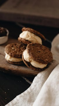 Game Day Made Sweet: 7 Mini Ice Cream Sandwich Ideas With Oreo