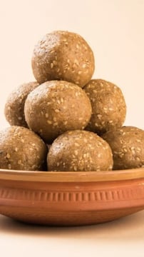 Healthy Til Ka Ladoo Recipe To Enjoy Guilt-Free This Makar Sankranti