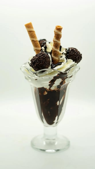 How To Make Hot Chocolate Fudge Sundae: A Dessert Lover’s Dream
