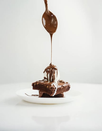 Liquid Chocolate Drizzle with Crushed Walnuts: 5 Ways to Use It