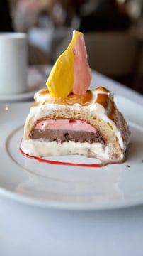 Mini Baked Alaska Tarts For An Elegant And Bite-Sized Treat