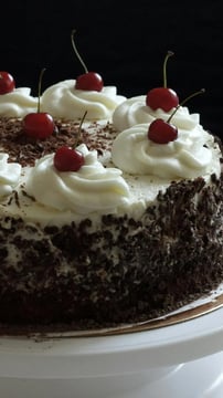 No-Bake Cherry Cheesecake: A Quick And Creamy Delight With Oreo Crust