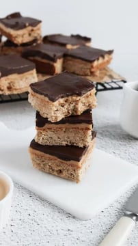 No-Bake Chocolate Peanut Butter Tart Bars With Oreo Crust