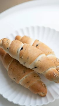 Oreo-Stuffed Cinnamon Crescent Rolls: A Cookie-Crunch Twist On A Classic