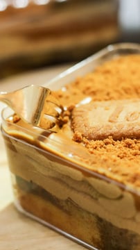 Plating Ideas For Show-Stopping Lotus Biscoff Cakes At Your Weekend Party