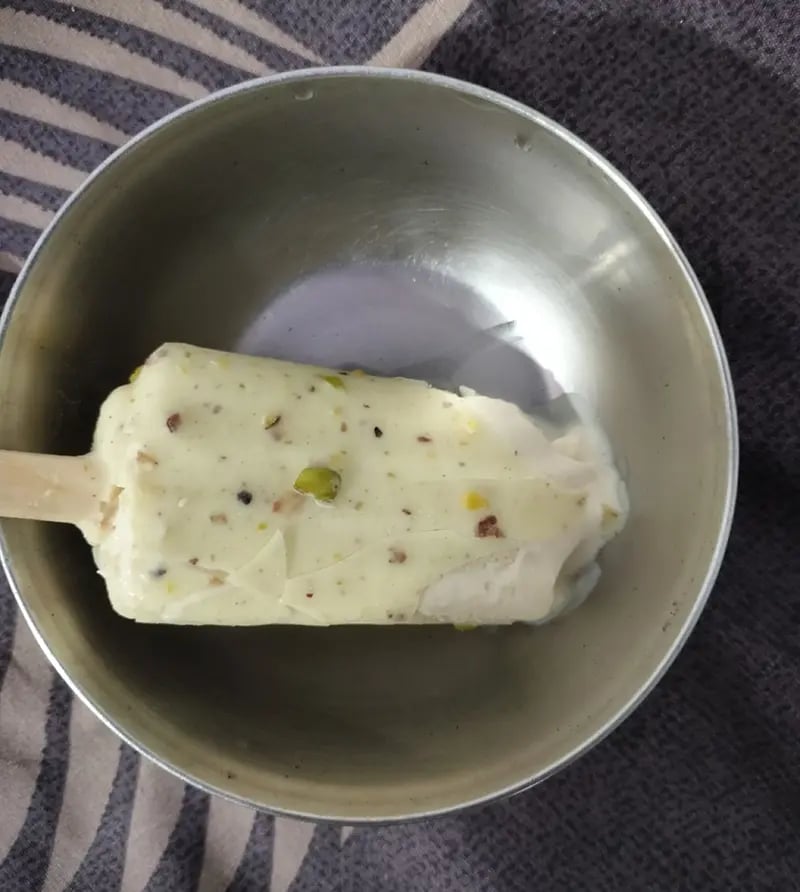cadbury-dairy-milk-silk-and-mango-layered-kulfi-with-cashew-nuts-recipe