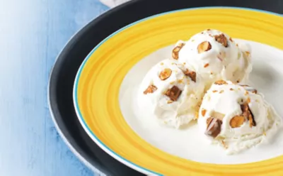 Roast Almond Deluxe Ice Cream Recipe | Cadbury Desserts Corner