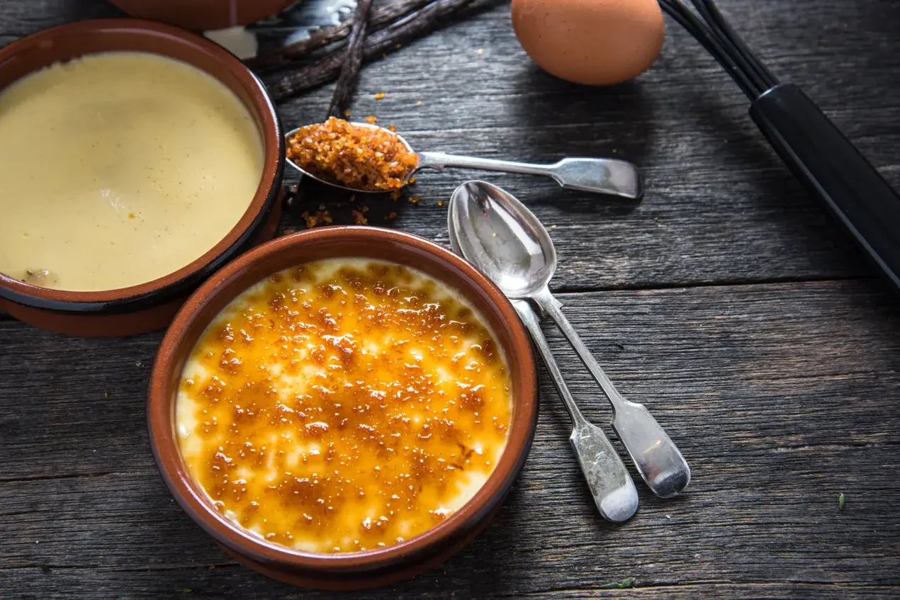 Bournville Crème Brûlée: Crackly Top with a Rich Chocolate Layer