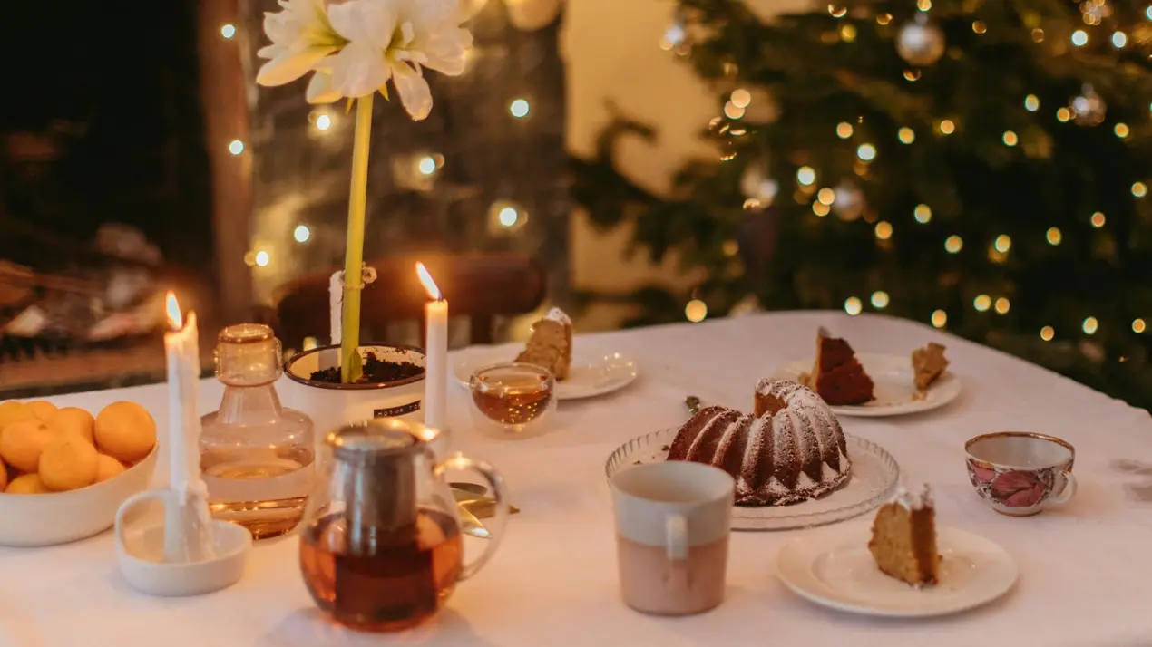 Christmas Eve Cake Ideas: Chocolate Overloaded Drip Cakes, Bundts and Mug Cakes