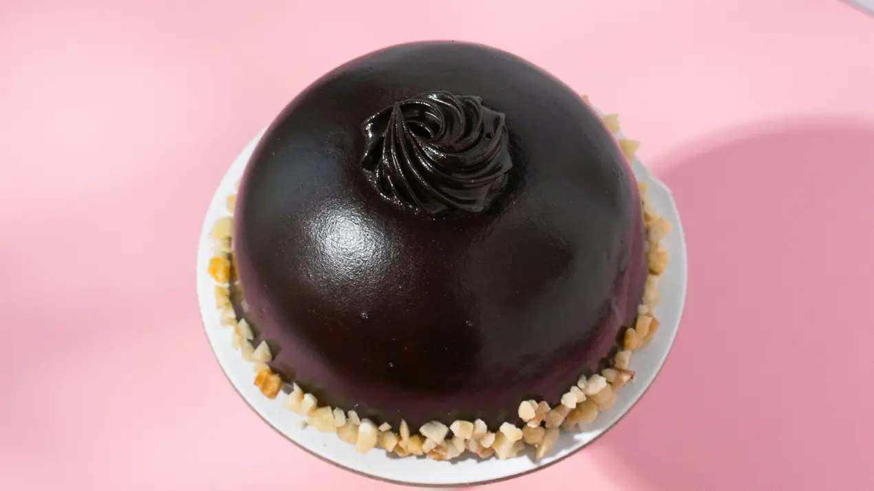 Creative Small Chocolate Cake Designs 11 Cute Ideas For Birthdays and Special Occasions