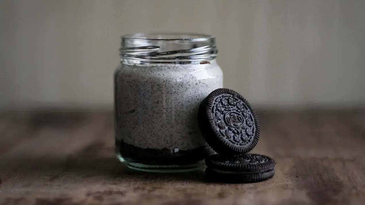 Elegant Oreo-Infused Panna Cotta with a Bournville Chocolate Dusting
