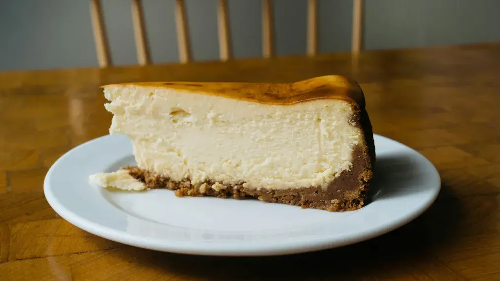 How to Achieve a Firm Yet Moist Texture in No-Bake Cakes