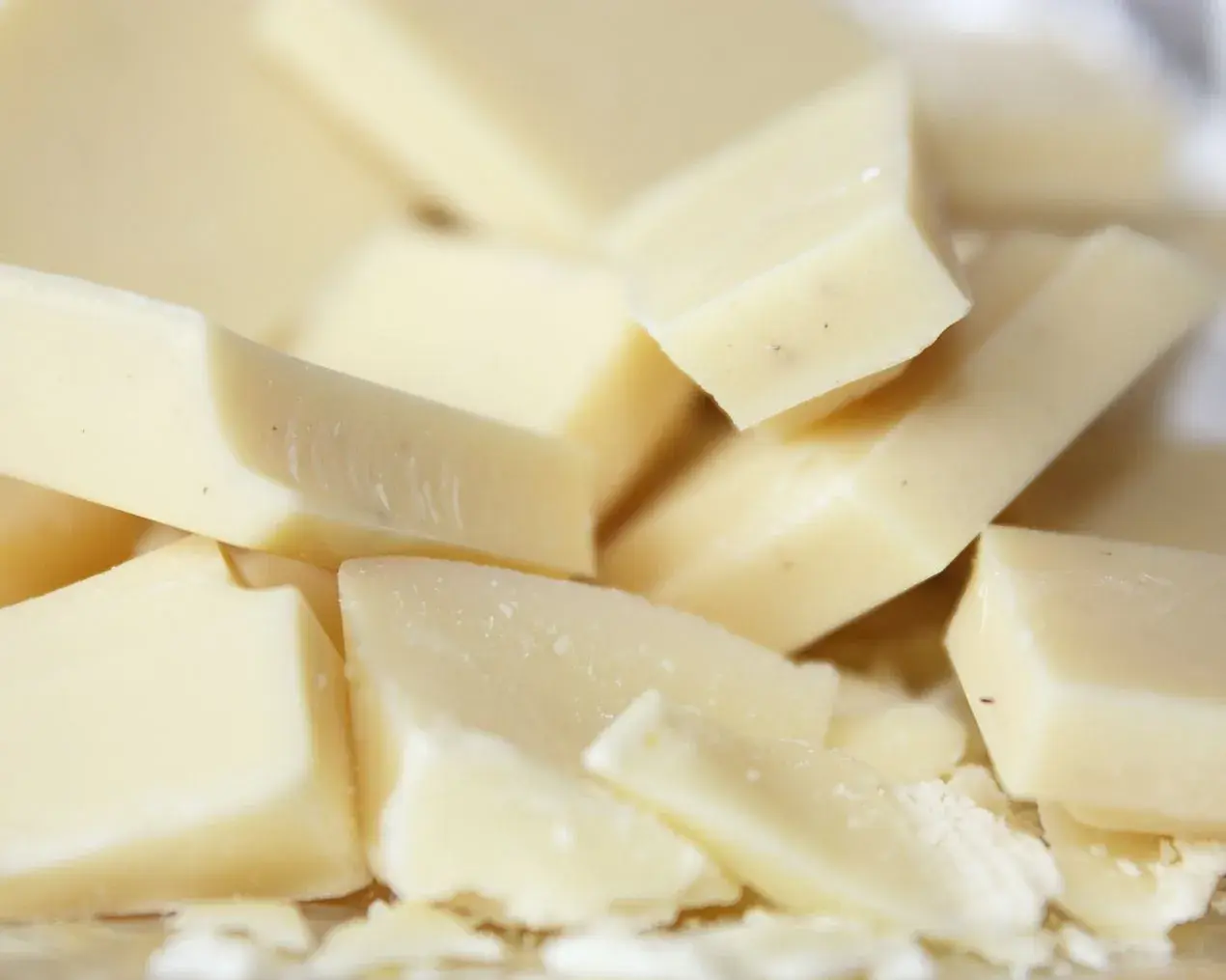 How to Achieve a Smooth White Chocolate Drizzle for No-Bake Coconut Balls