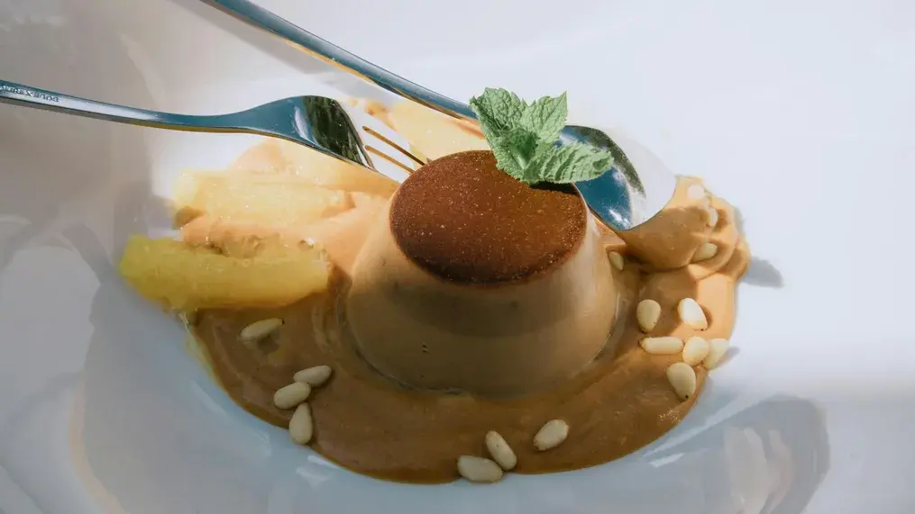 How to Make a Silky Smooth Oreo Panna Cotta with Almonds and Cashews