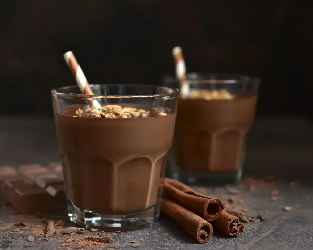 How to Serve Chocolate Lassi Creatively at Summer Parties