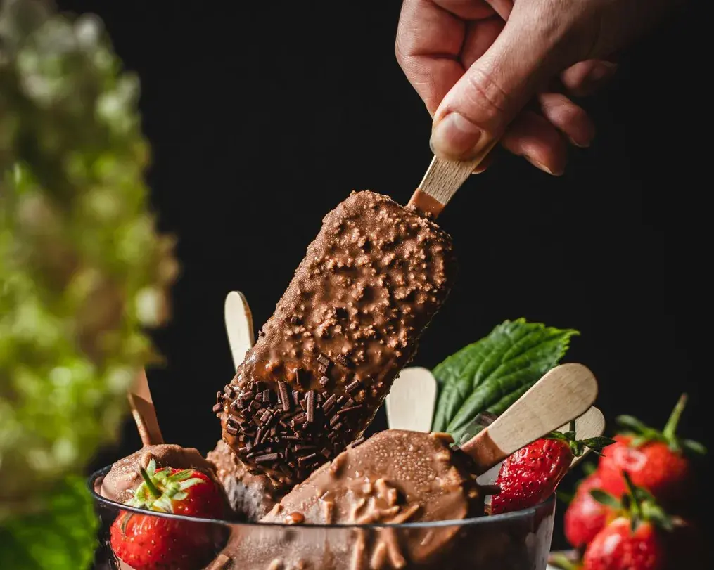 Ice Cream Candy Sticks with Crushed Pistachios: A Fun DIY Treat