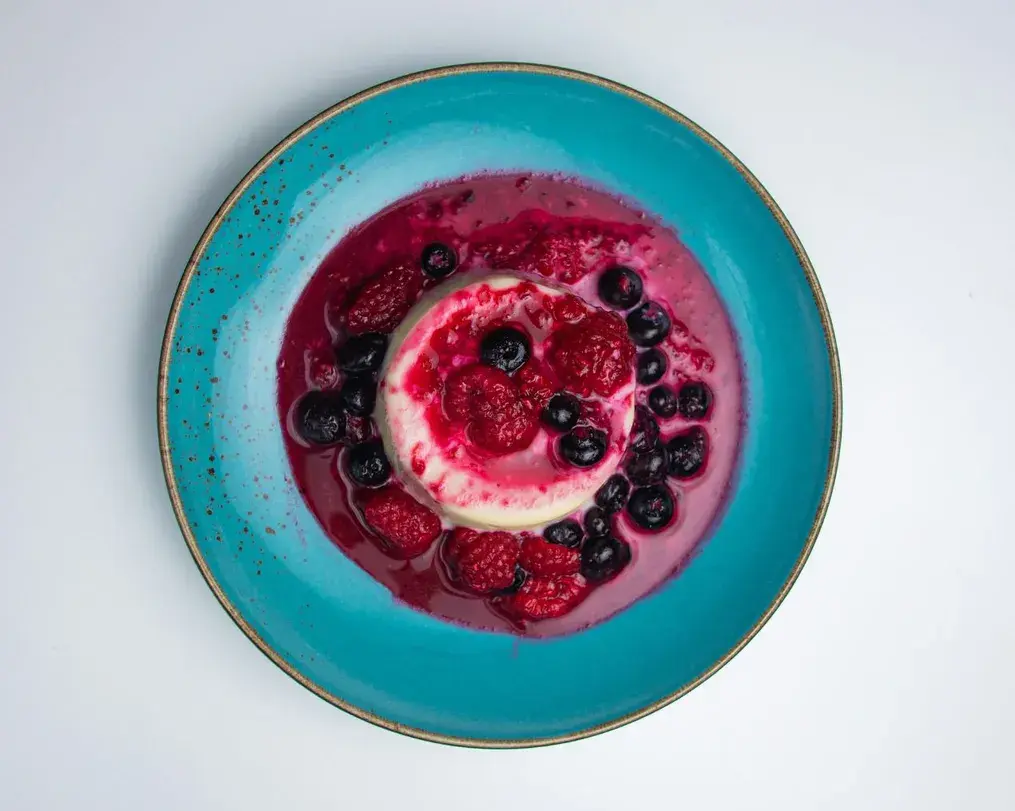 Oreo-Infused Panna Cotta with Crispello Chocolate Crunch: A Step-by-Step Guide