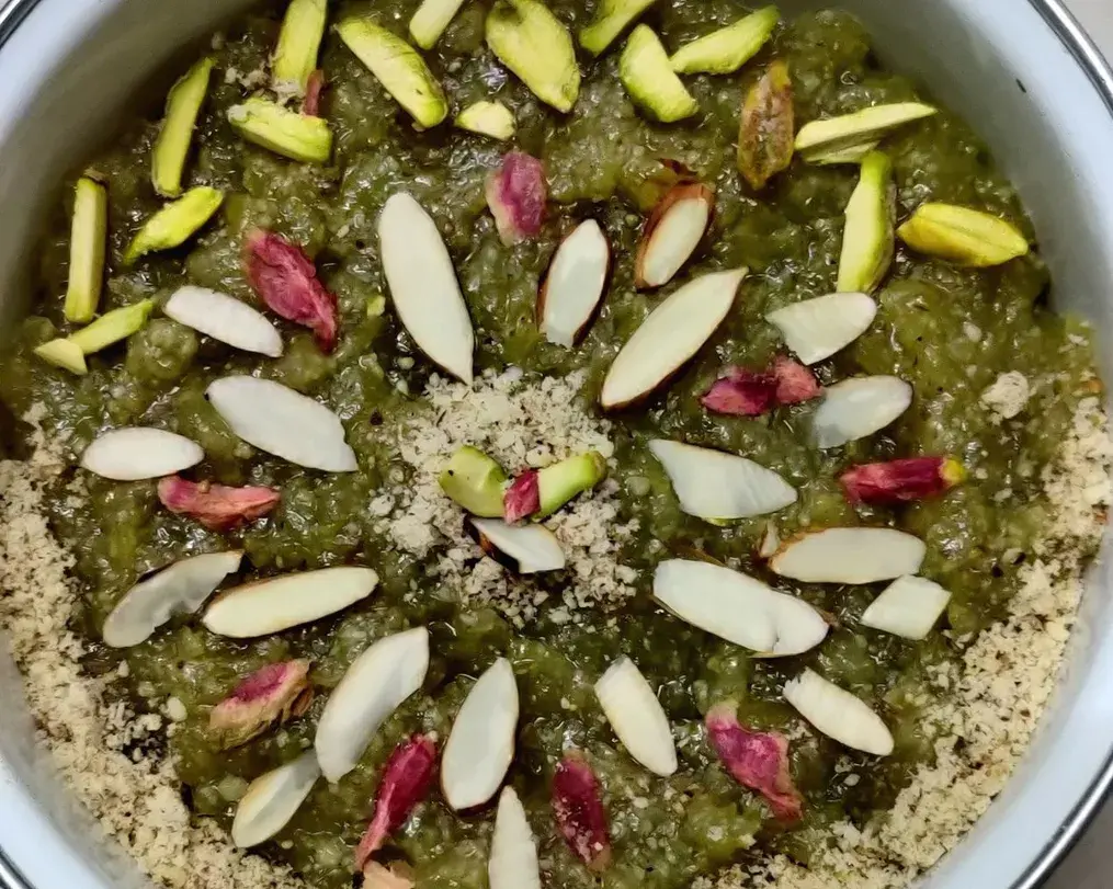 Step-by-Step Guide to Rich Lauki Halwa with Silk and Dates