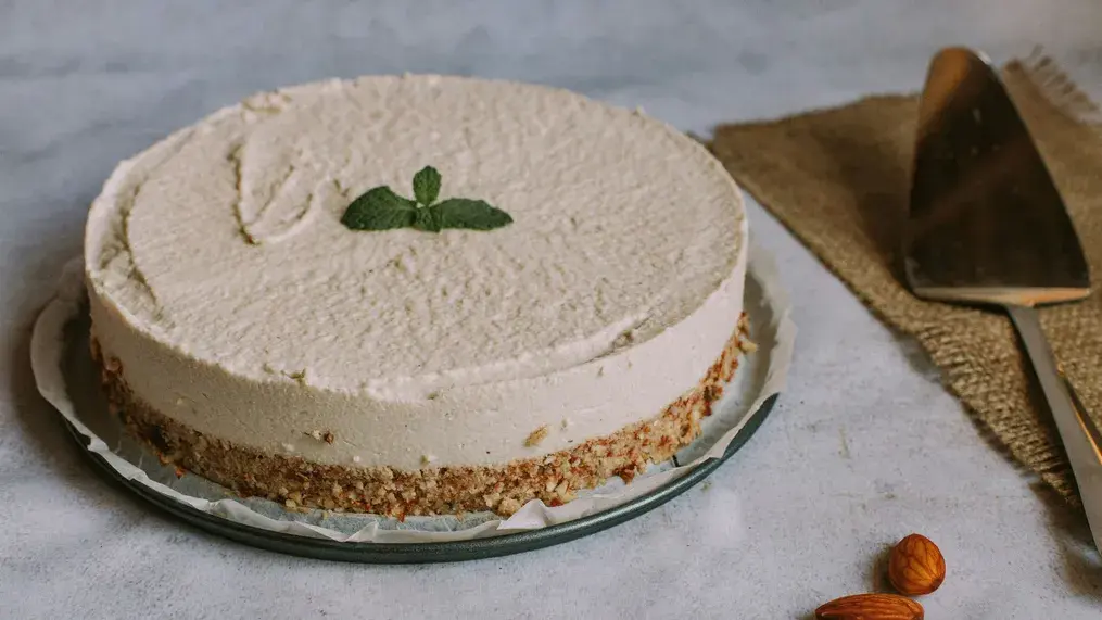Tricks for Setting No-Bake Cakes Without a Gelatin Mess