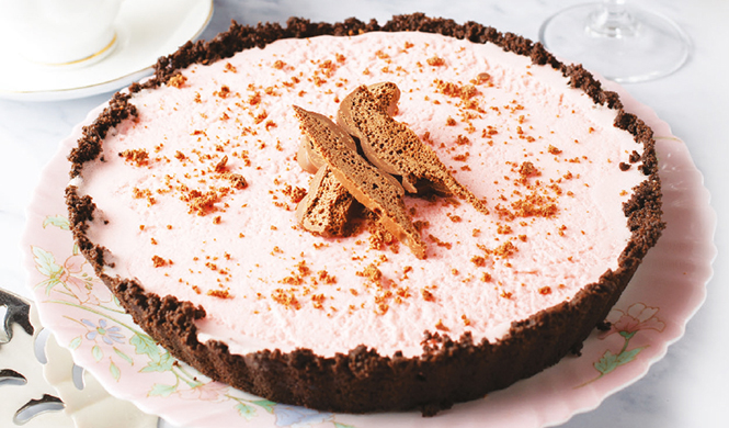 Bubbly Oreo Strawberry Ice Cream Pie