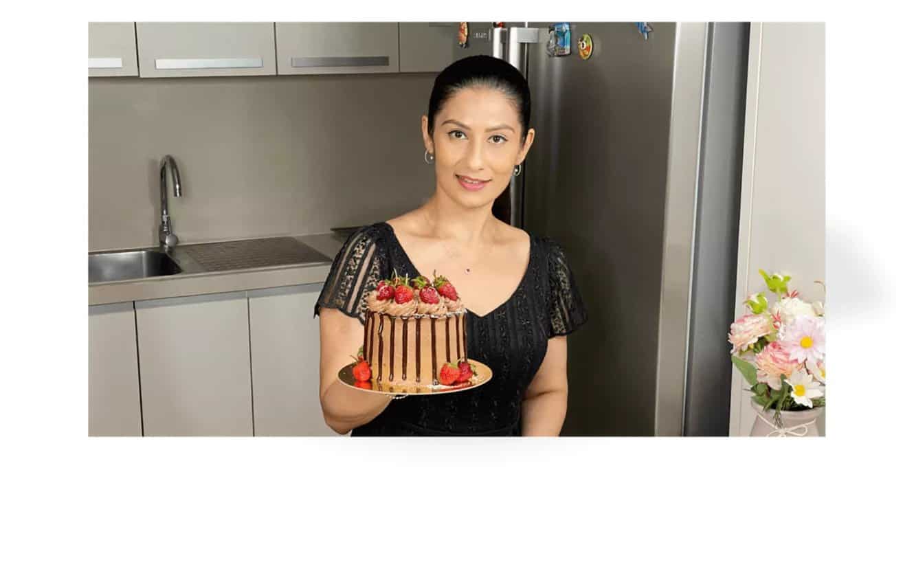 Eggless Strawberry <br> Chocolate Cake