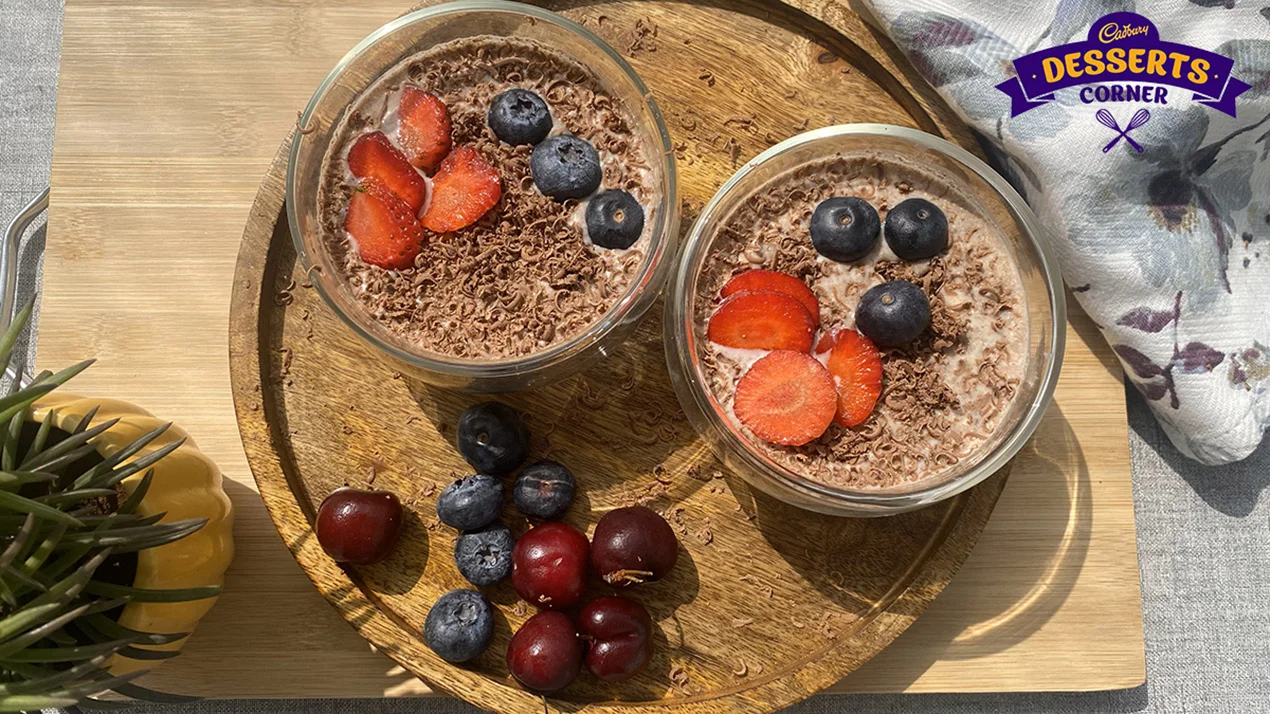 Chocolate Berries Oats Bowl