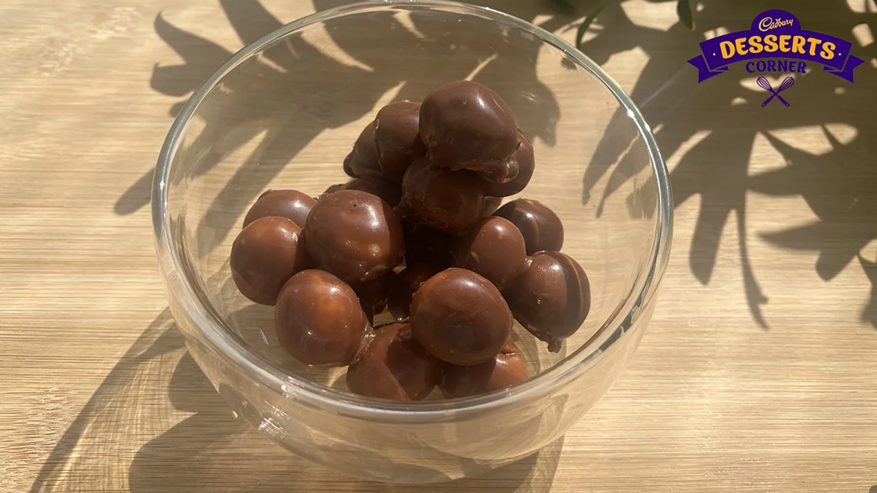 Silk-coated Macadamia Bubbles